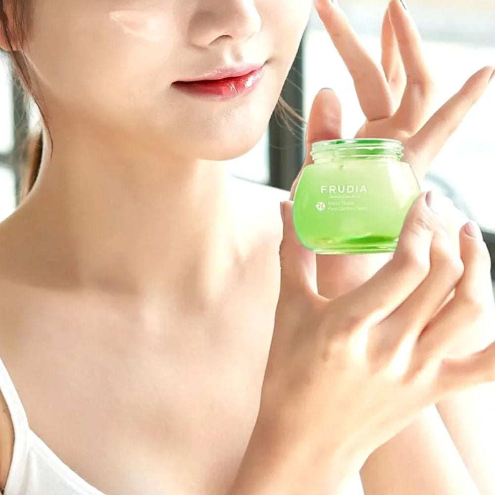 Koreanische Kosmetik FRUDIA Green Grape Pore Control Cream 55 g mit EAN 8803348030157 K Beauty